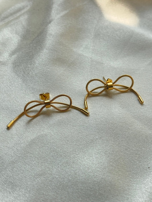 Bow chain earring