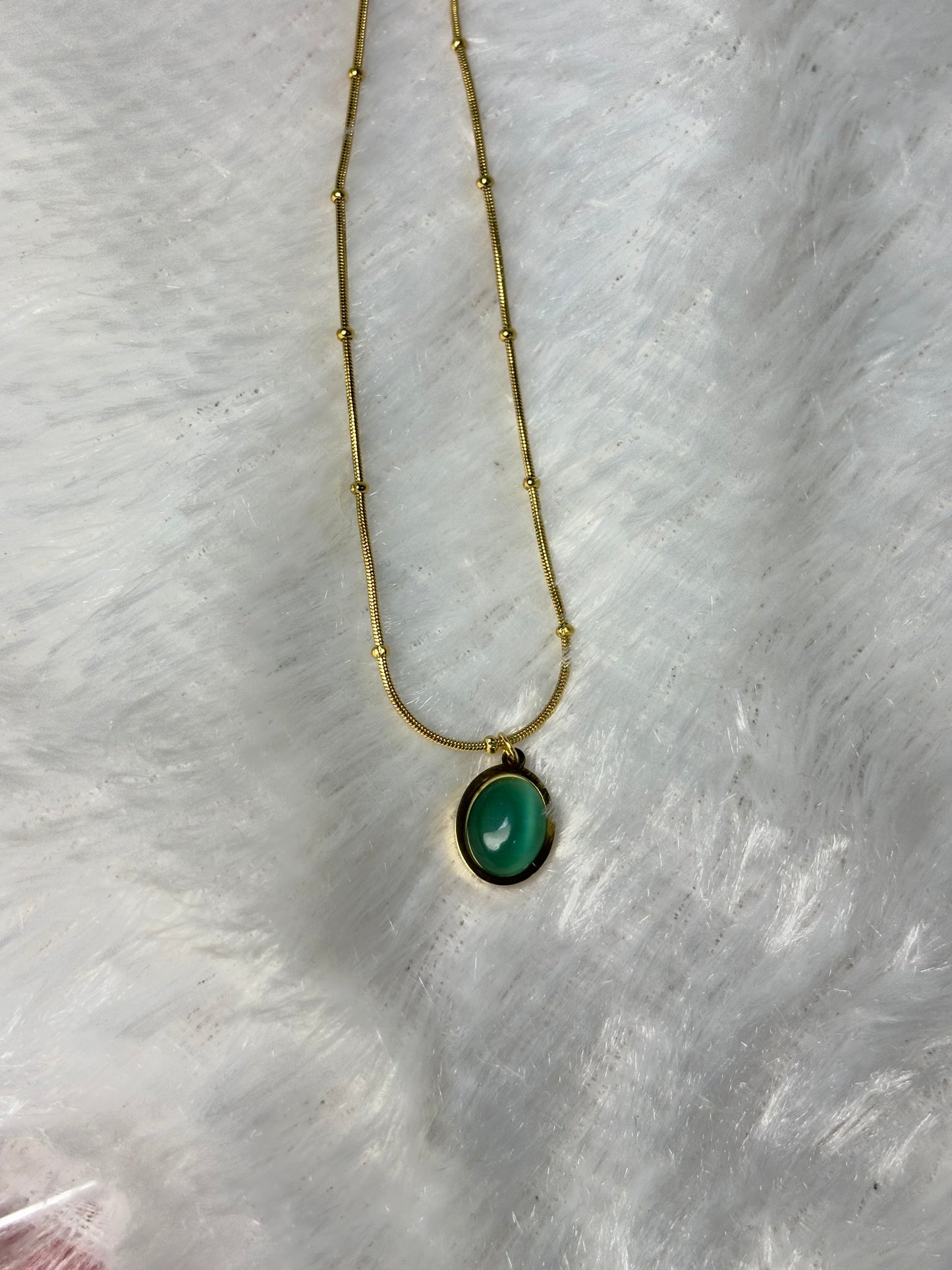 Green oval stone Anti tarnish chain