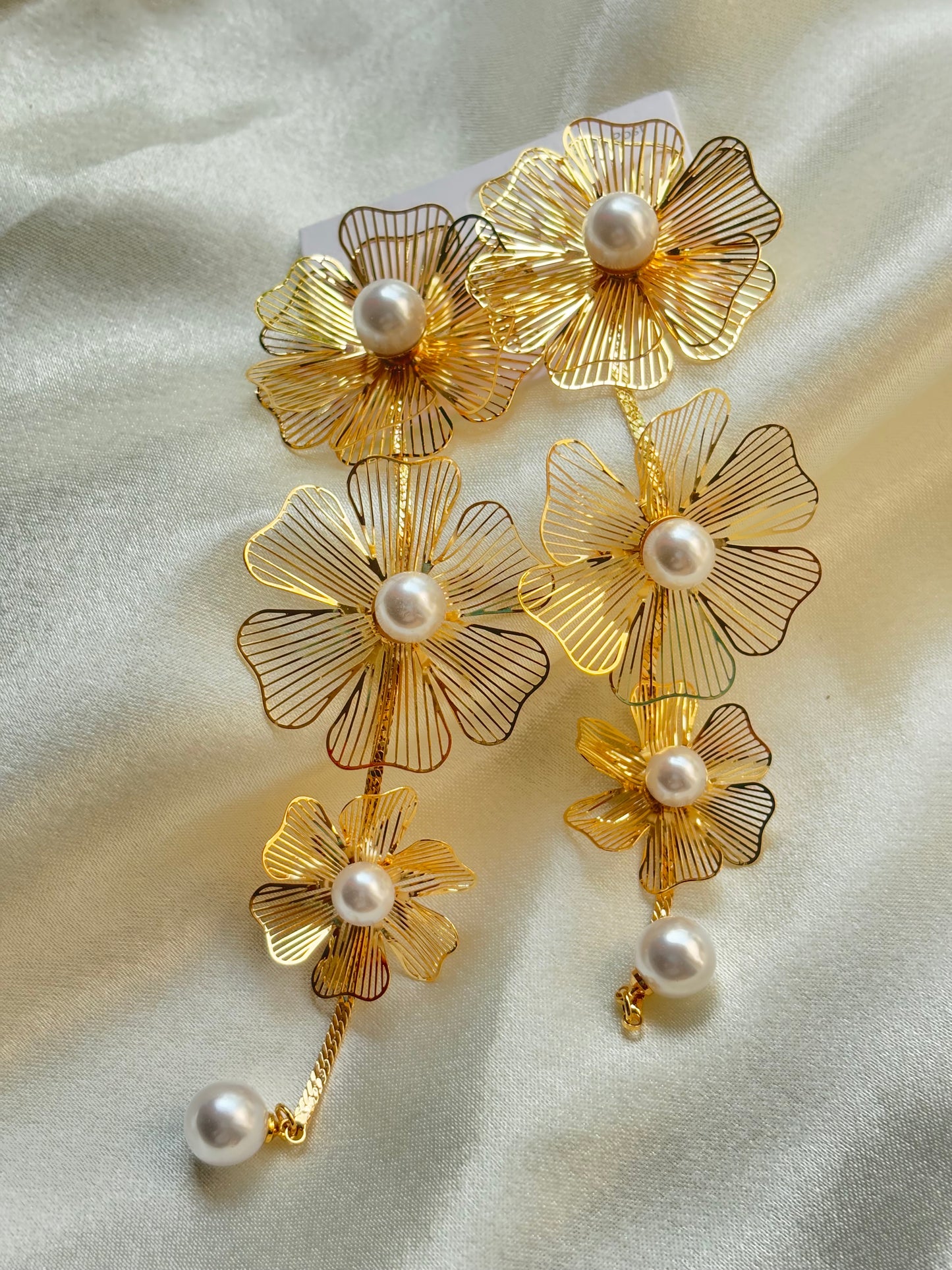 Flower hanging earring