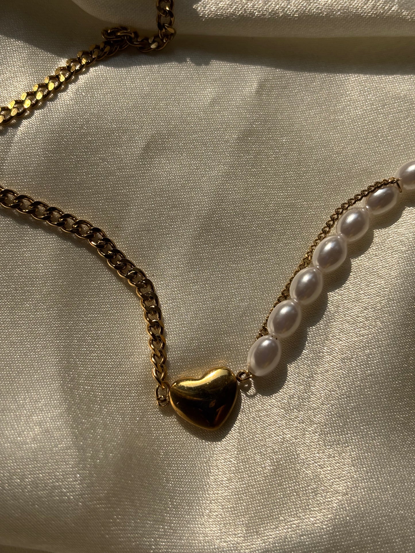 Pearl heart chain pendent