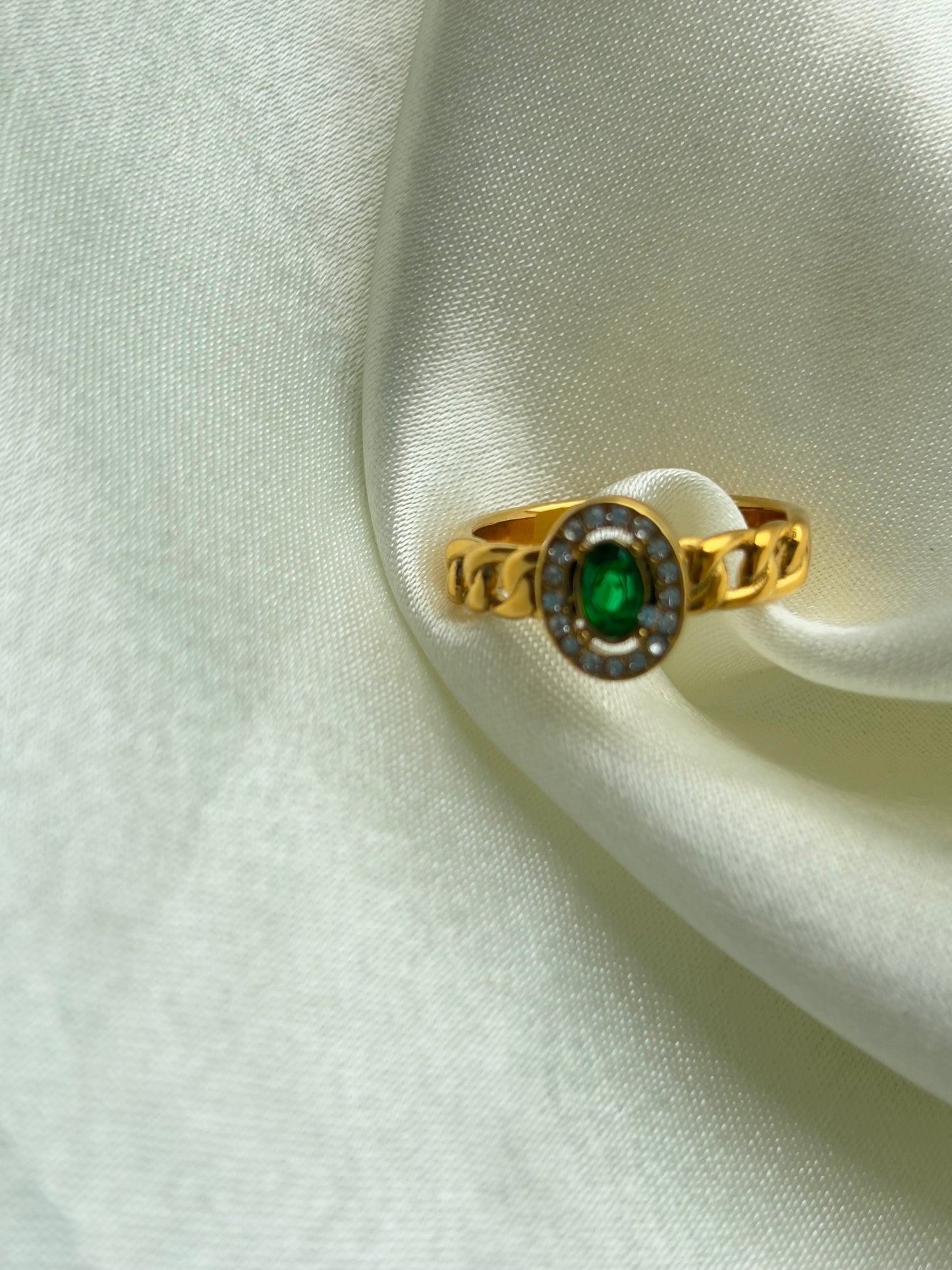 Oval Emerald Ring